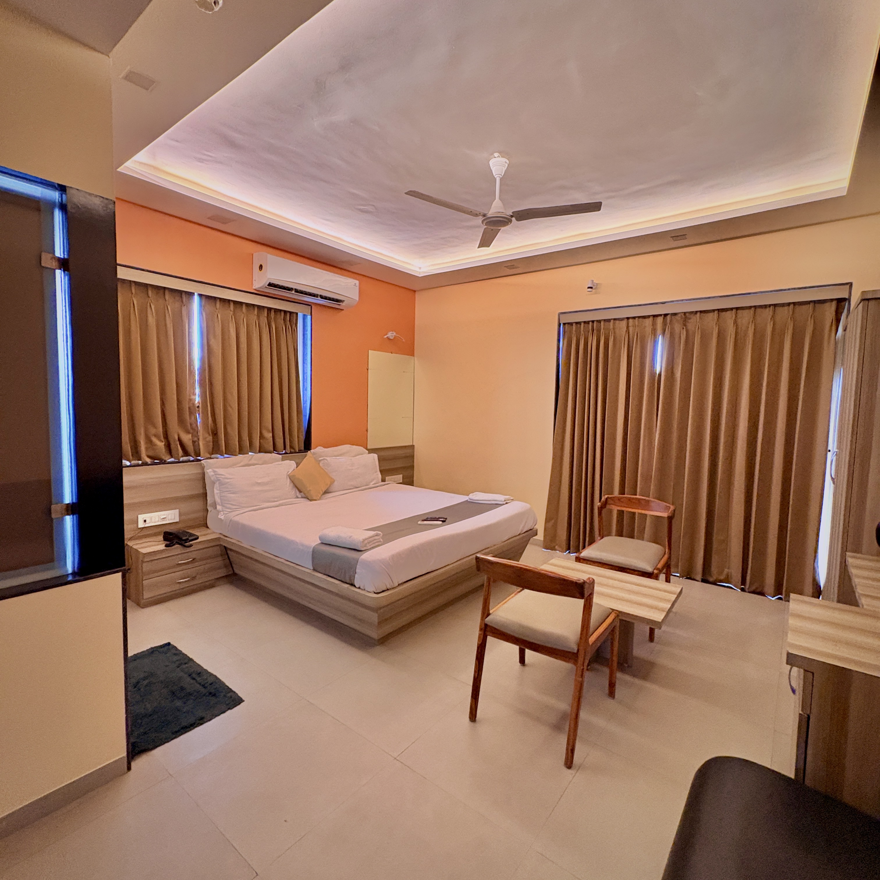Avron Beach Resort Daman — pool, rooms, dining and beach views (photo 6)